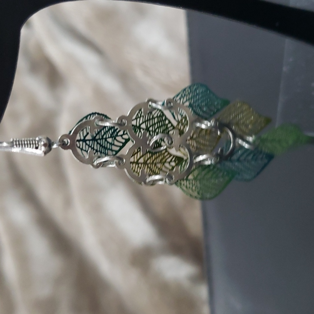 Earings - Picture 3 of 7